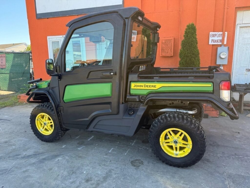 2021 John Deere Gator XUV835M