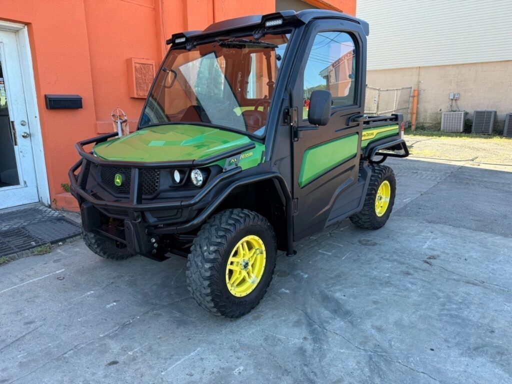 2021 John Deere Gator XUV835M