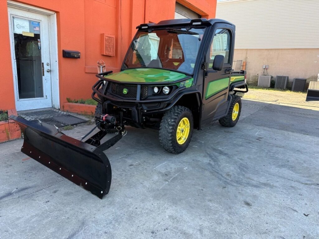 2021 John Deere Gator XUV835M
